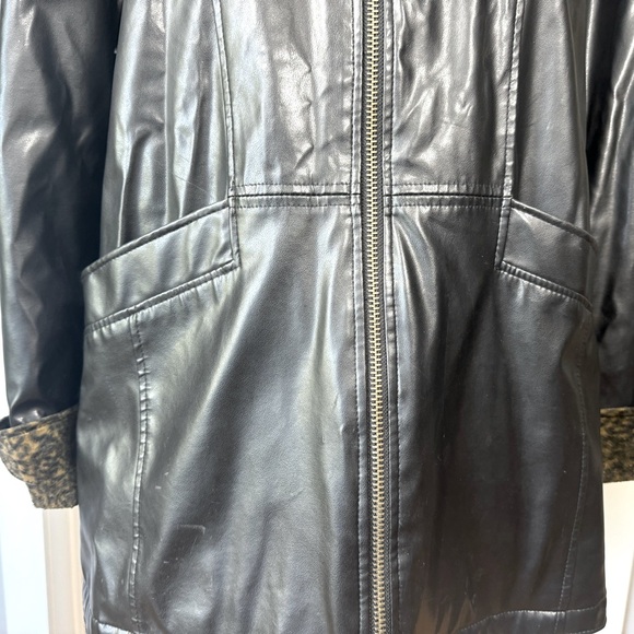 Black and leopard leather jacket reversible. - Picture 4 of 5